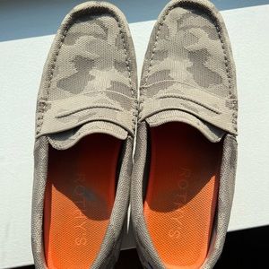 Men’s camo Rothy’s driving loafer